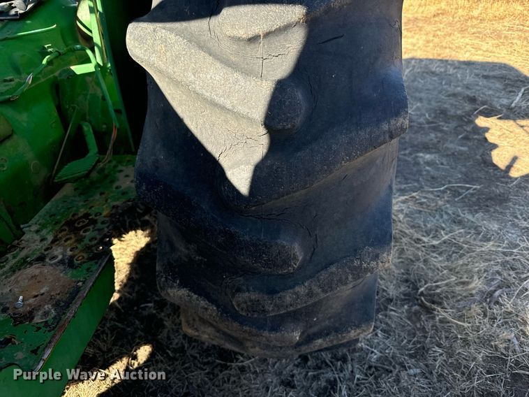 image for item DV2849 John Deere 2040 tractor