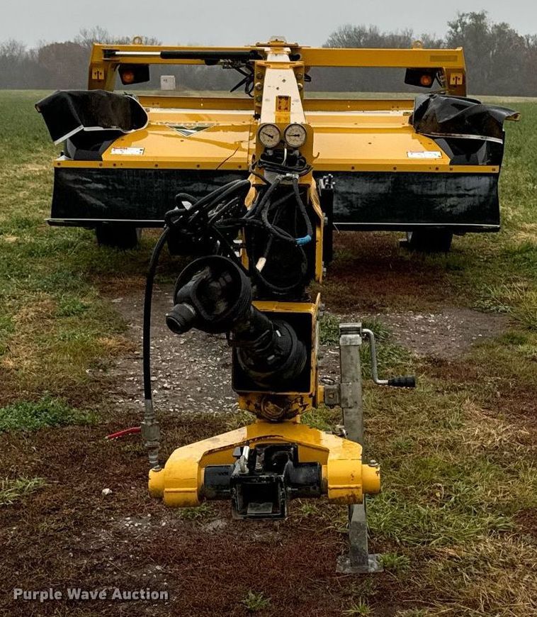 image for item DW2389 2016 Vermeer MC3700 disc mower