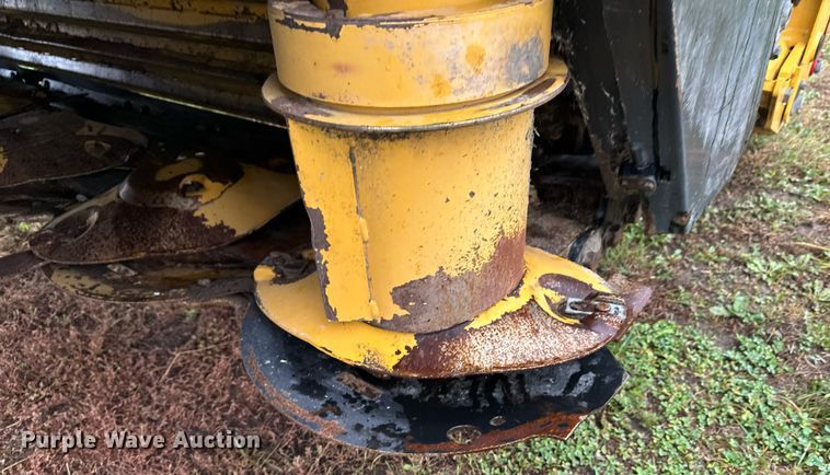 image for item DW2389 2016 Vermeer MC3700 disc mower