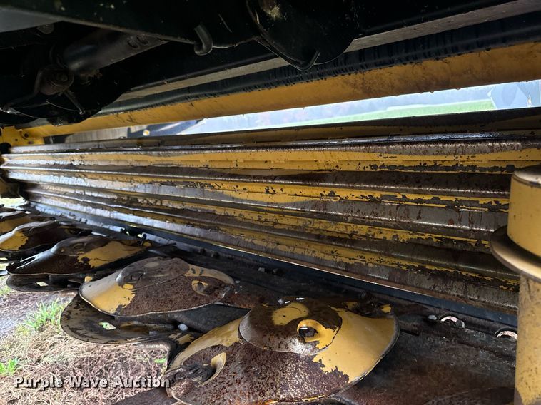 image for item DW2389 2016 Vermeer MC3700 disc mower