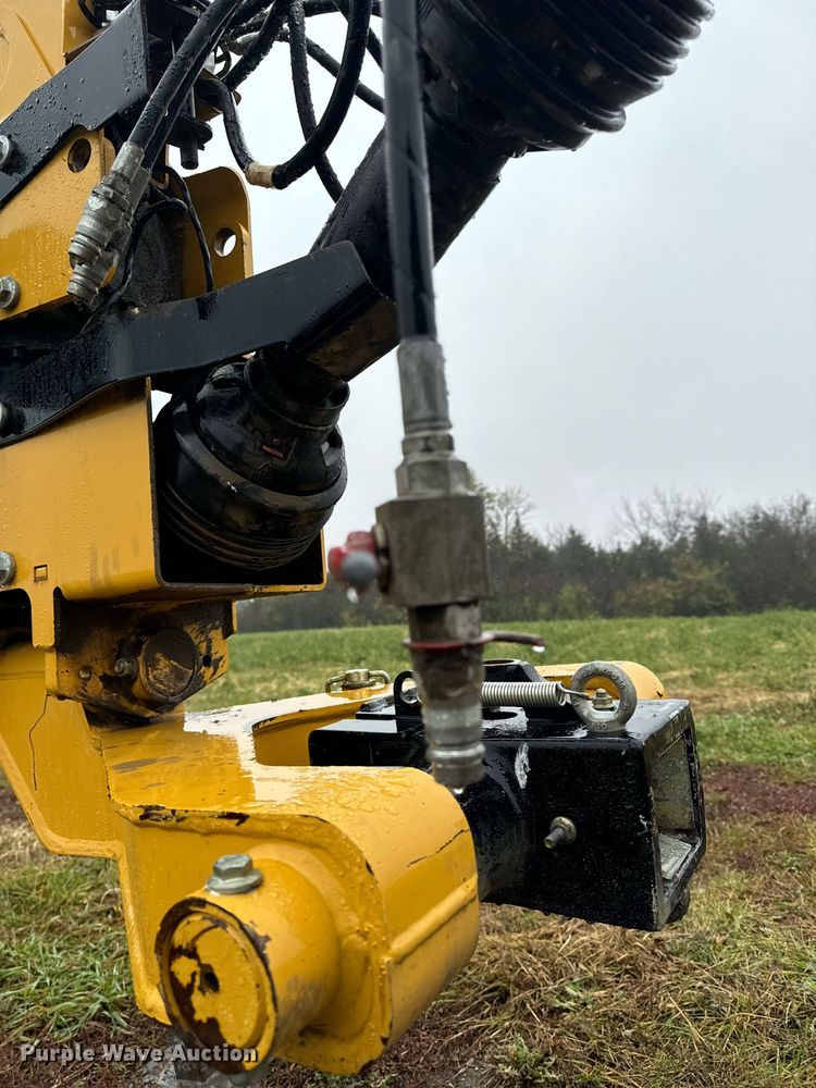 image for item DW2389 2016 Vermeer MC3700 disc mower