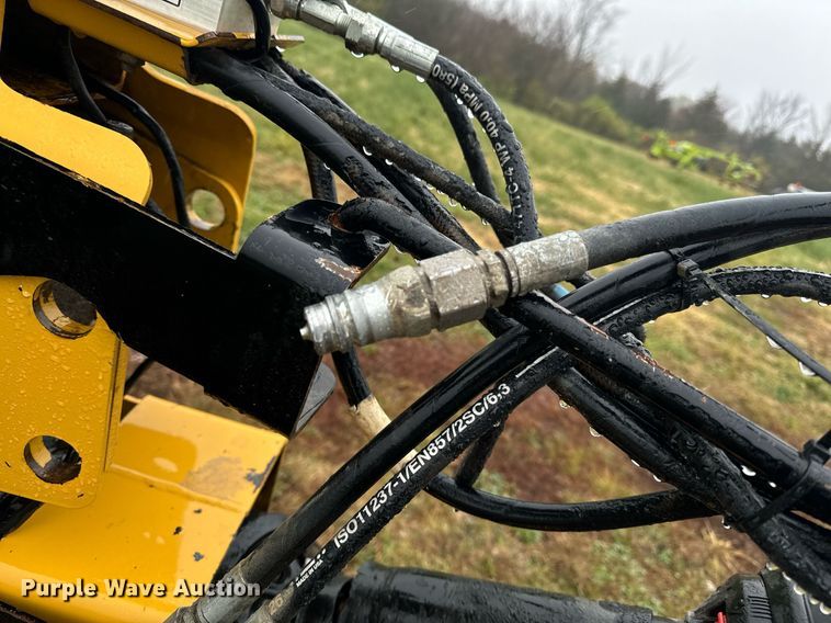 image for item DW2389 2016 Vermeer MC3700 disc mower