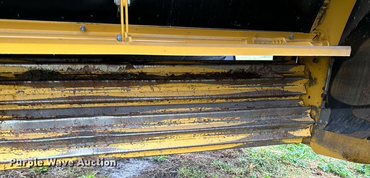 image for item DW2389 2016 Vermeer MC3700 disc mower