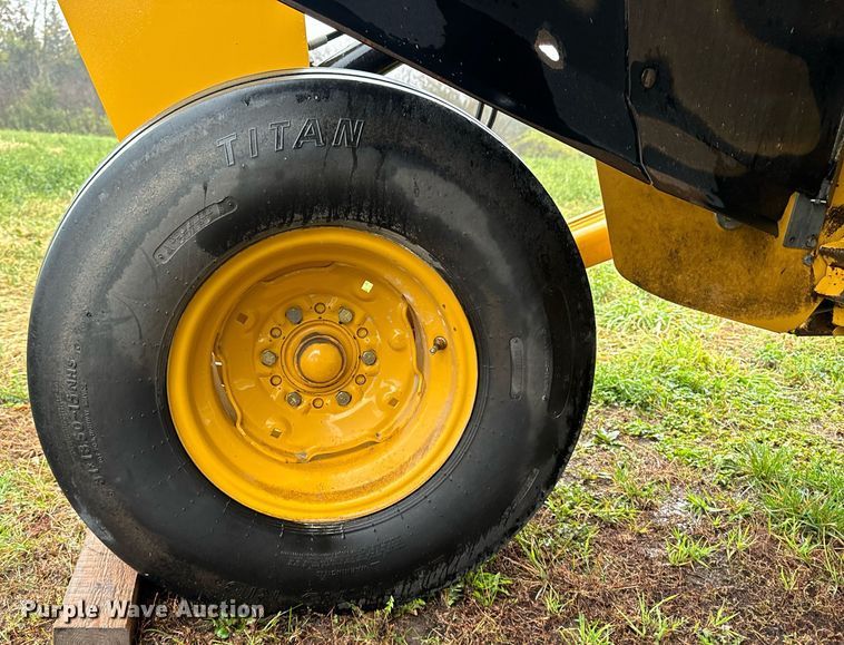 image for item DW2389 2016 Vermeer MC3700 disc mower