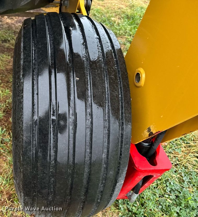 image for item DW2389 2016 Vermeer MC3700 disc mower