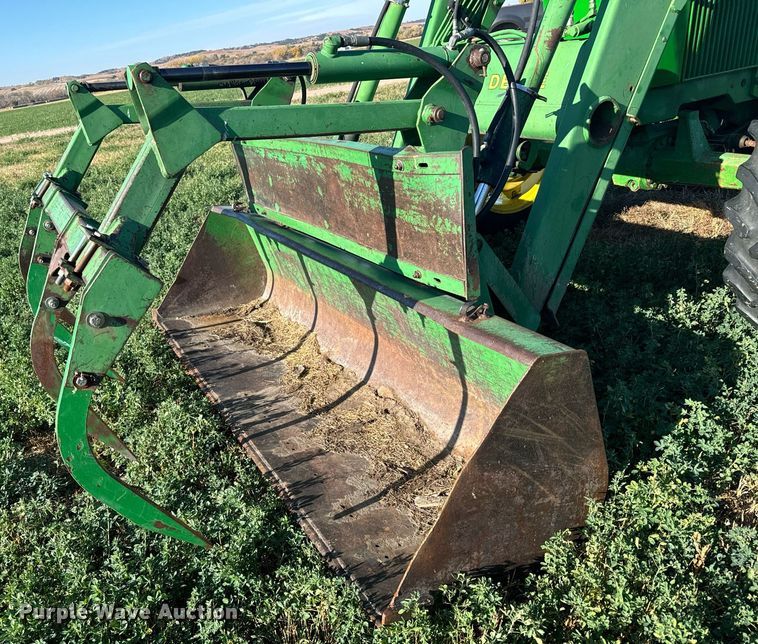 image for item DX3718 1983 John Deere 2950 MFWD tractor