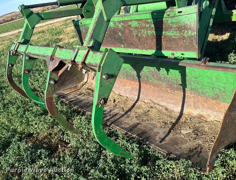 image for item DX3718 1983 John Deere 2950 MFWD tractor