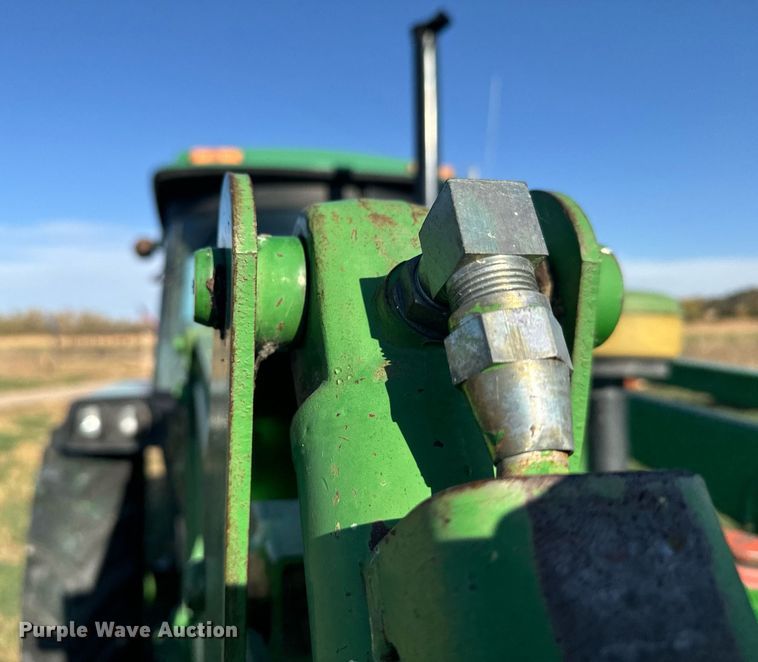 image for item DX3718 1983 John Deere 2950 MFWD tractor