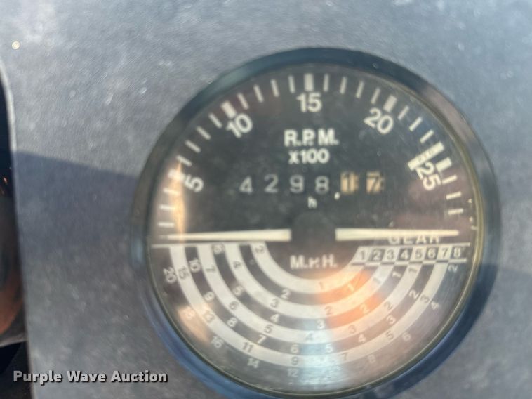 image for item DX3718 1983 John Deere 2950 MFWD tractor