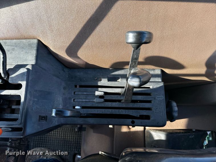 image for item DX3718 1983 John Deere 2950 MFWD tractor