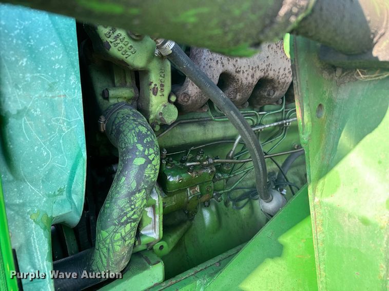 image for item DX3718 1983 John Deere 2950 MFWD tractor