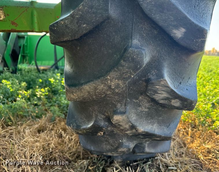 image for item DX3718 1983 John Deere 2950 MFWD tractor