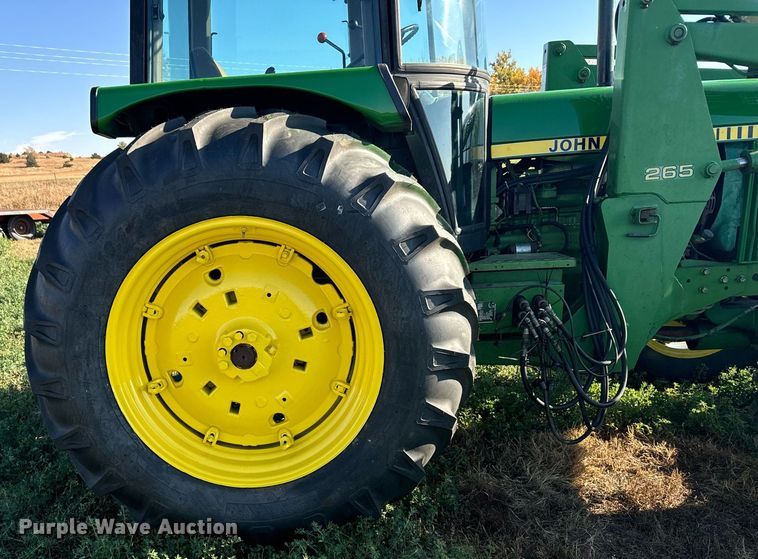 image for item DX3718 1983 John Deere 2950 MFWD tractor