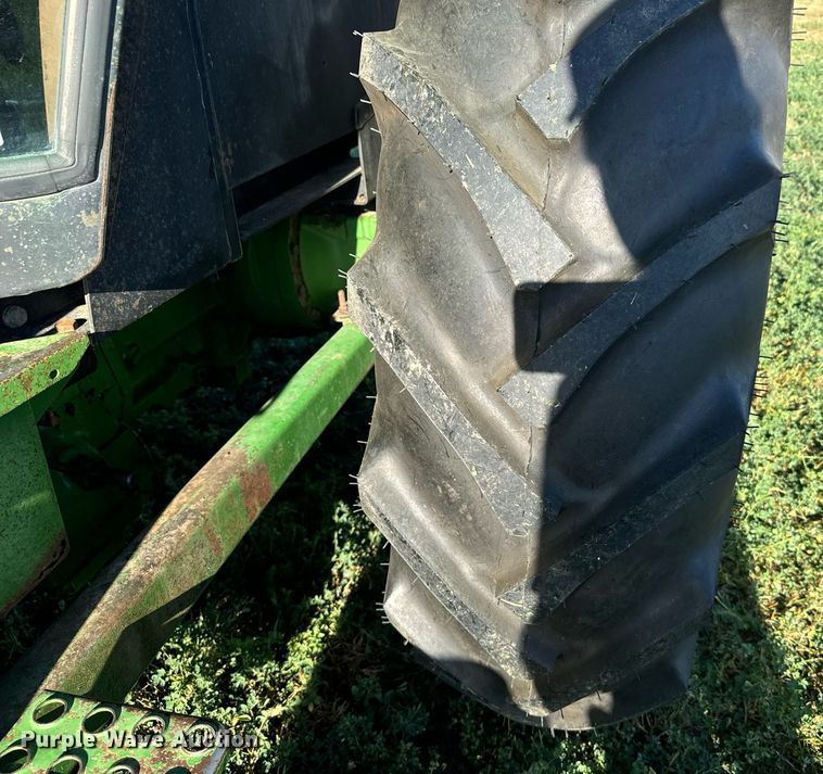 image for item DX3718 1983 John Deere 2950 MFWD tractor