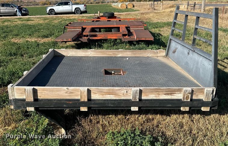 image for item DX3720 Flatbed