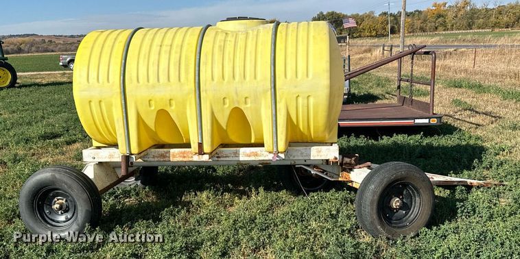 image for item DX3722 Tank trailer