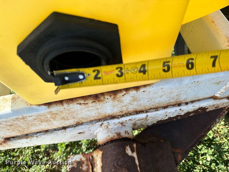 image for item DX3722 Tank trailer