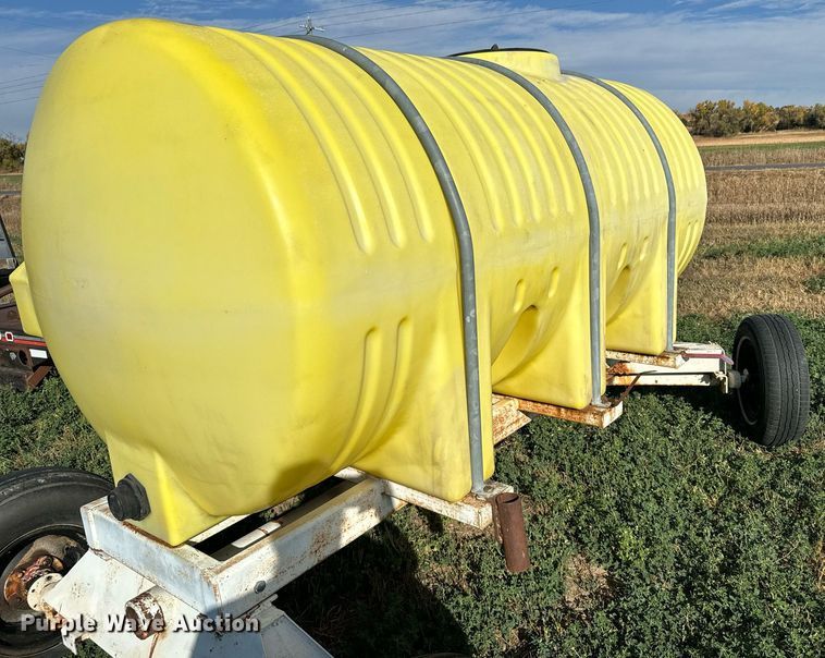 image for item DX3722 Tank trailer