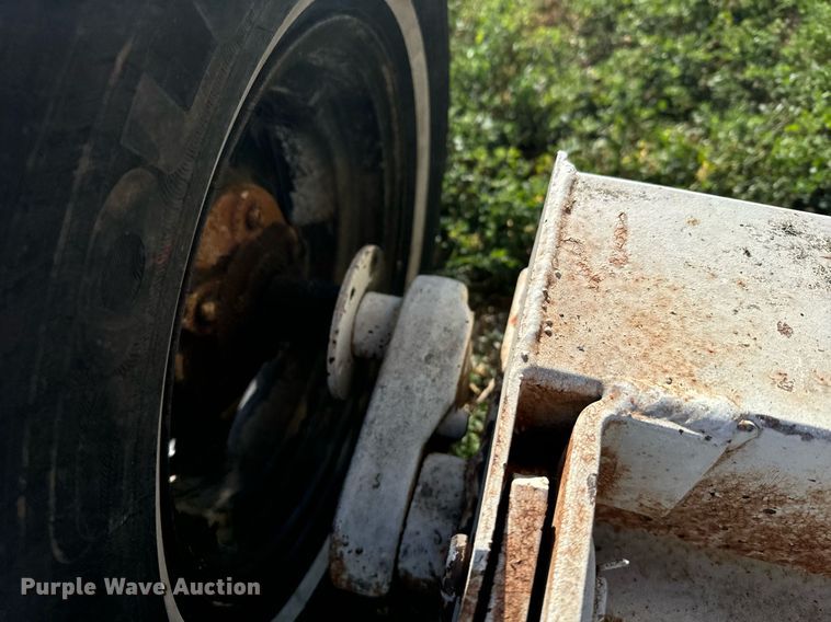 image for item DX3722 Tank trailer