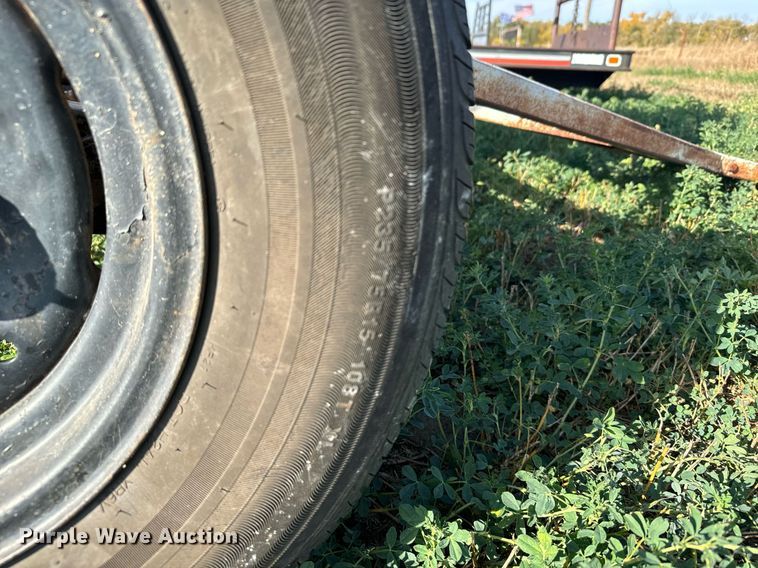 image for item DX3722 Tank trailer