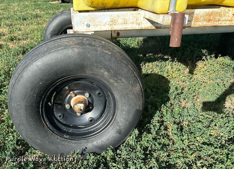 image for item DX3722 Tank trailer