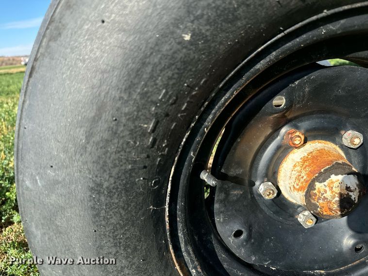 image for item DX3722 Tank trailer