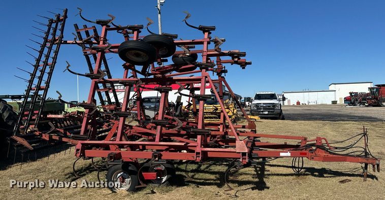 image for item DX3755 Case IH 4800 field cultivator