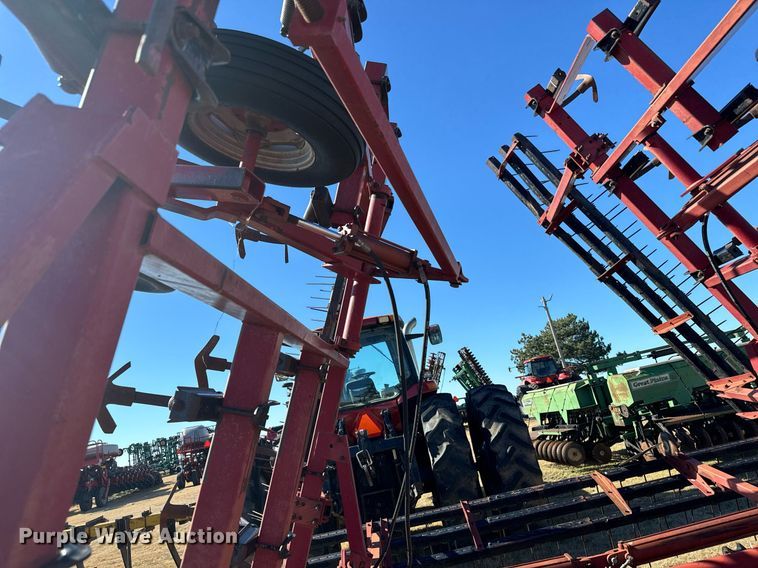image for item DX3755 Case IH 4800 field cultivator