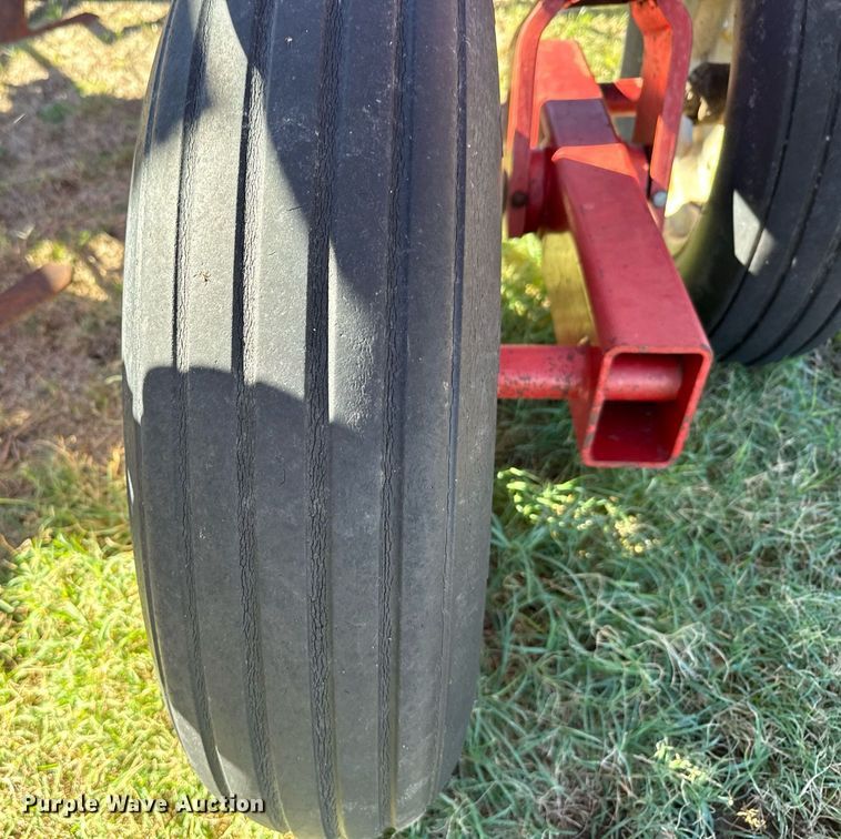 image for item DX3755 Case IH 4800 field cultivator