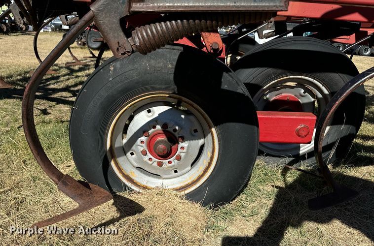 image for item DX3755 Case IH 4800 field cultivator