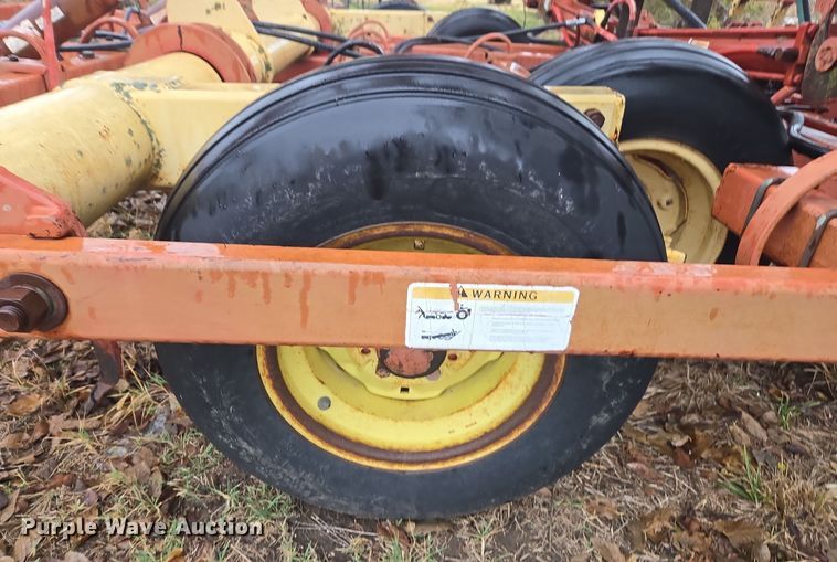 image for item EE7929 Krause 4133 field cultivator