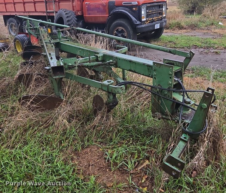 image for item EE7934 John Deere A1450 five bottom plow