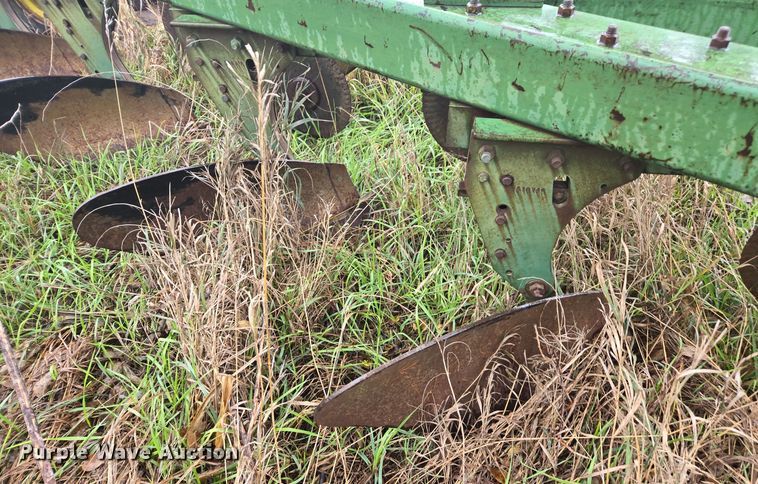 image for item EE7934 John Deere A1450 five bottom plow