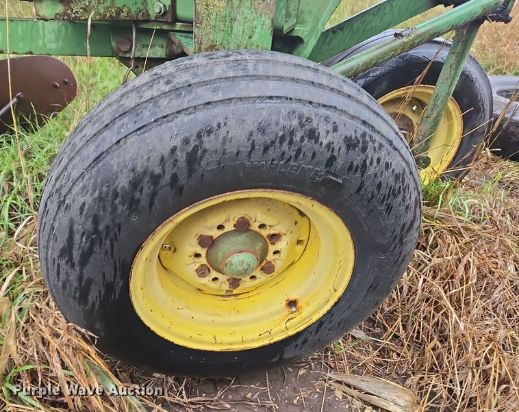 image for item EE7934 John Deere A1450 five bottom plow