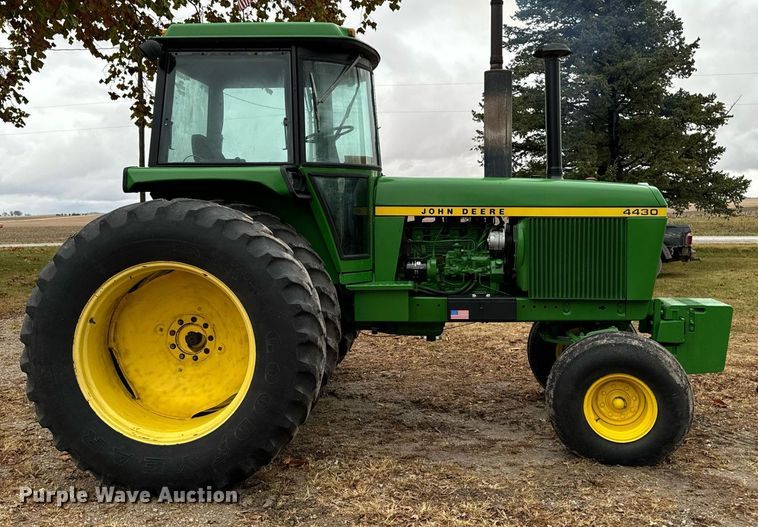 image for item EG6871 1975 John Deere 4430 tractor
