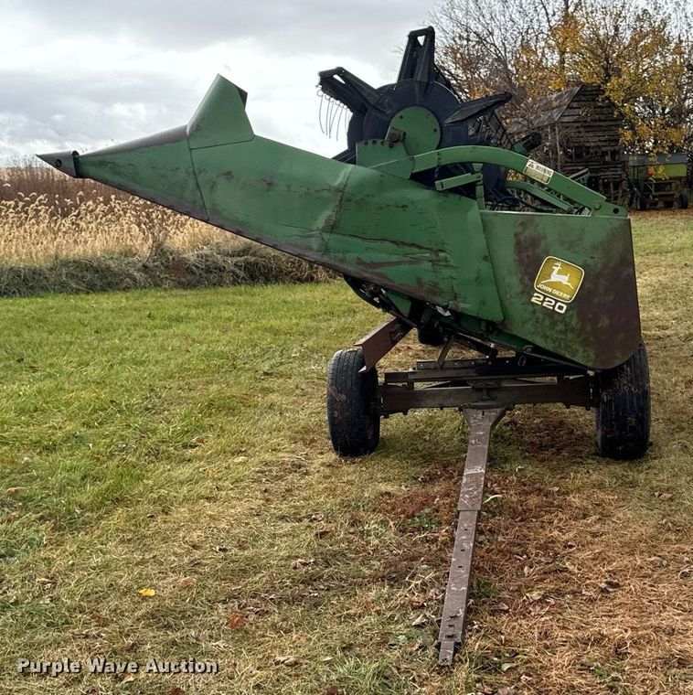 image for item EG6872 John Deere 220 rigid head
