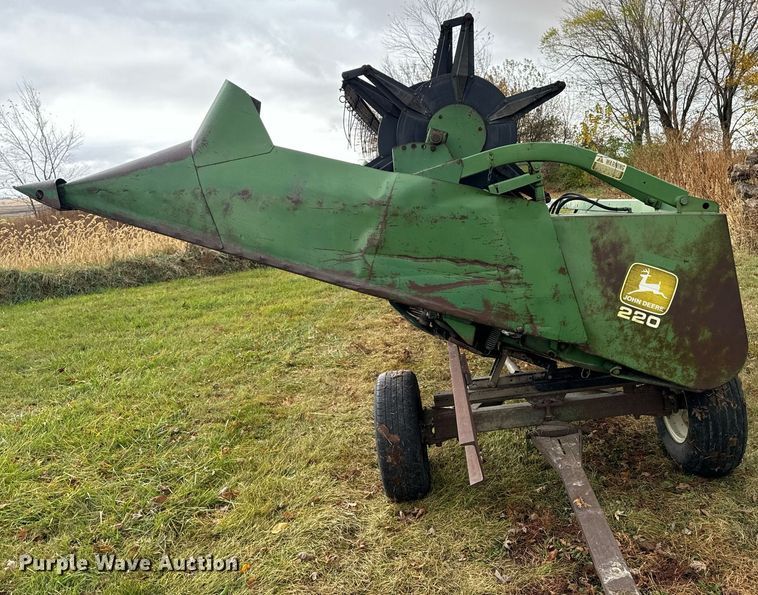 image for item EG6872 John Deere 220 rigid head