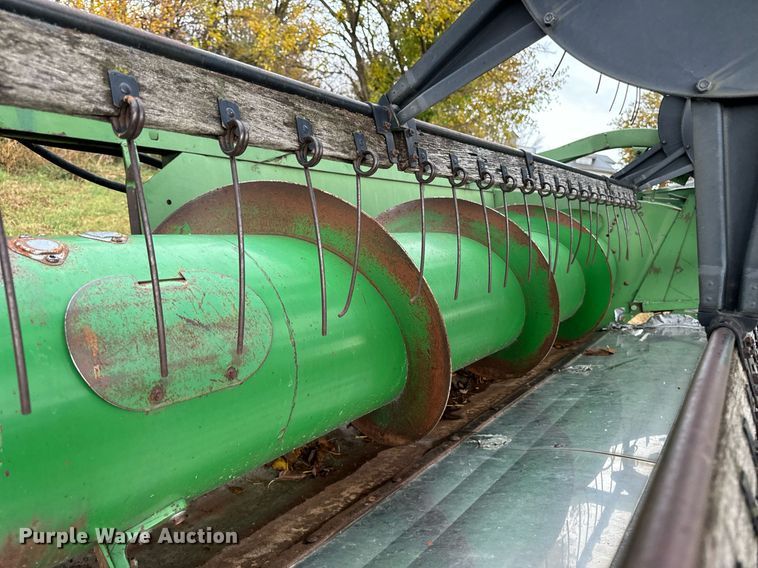 image for item EG6872 John Deere 220 rigid head