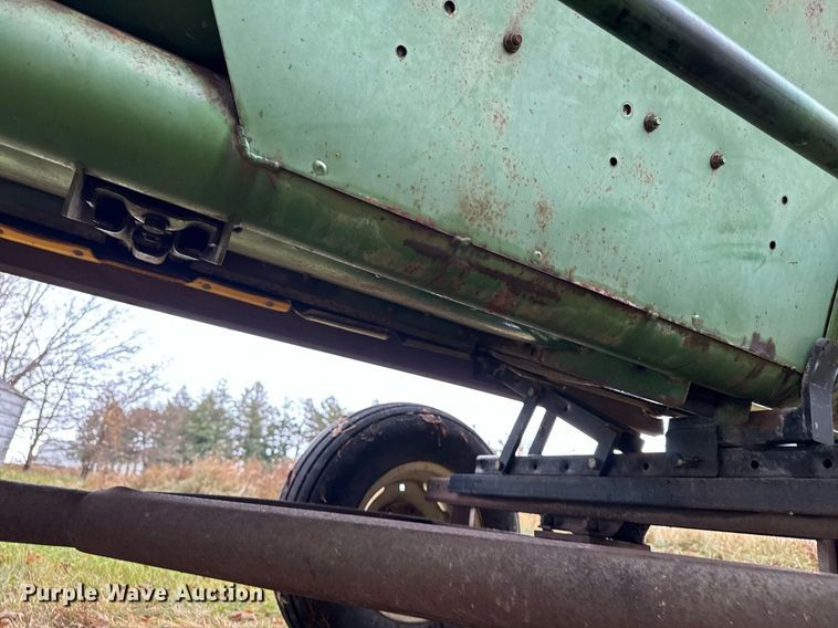 image for item EG6872 John Deere 220 rigid head