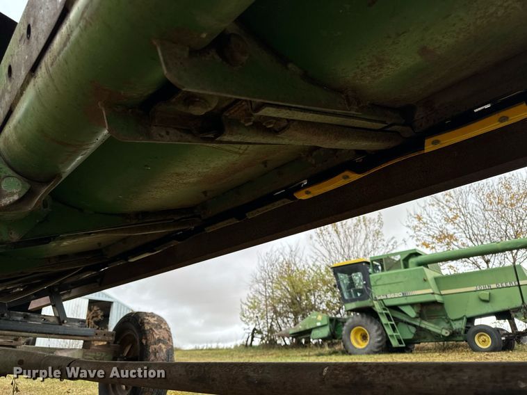 image for item EG6872 John Deere 220 rigid head