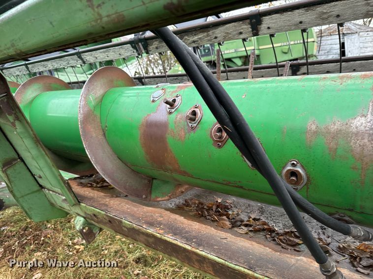 image for item EG6872 John Deere 220 rigid head