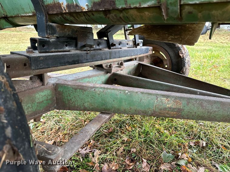 image for item EG6872 John Deere 220 rigid head