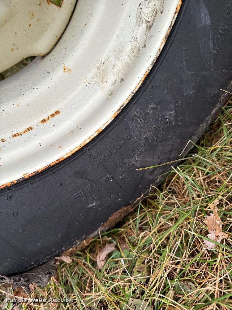 image for item EG6872 John Deere 220 rigid head