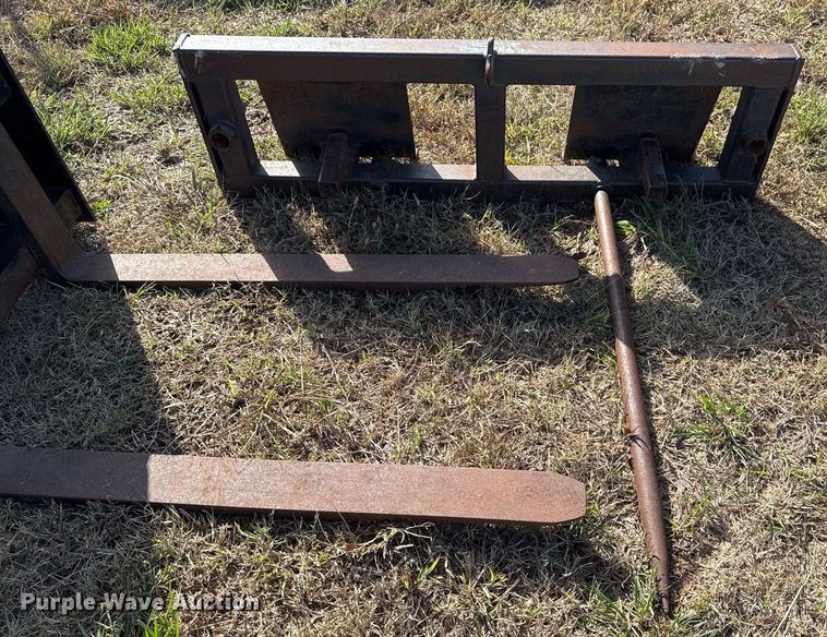 image for item EG7867 Skid steer attachments