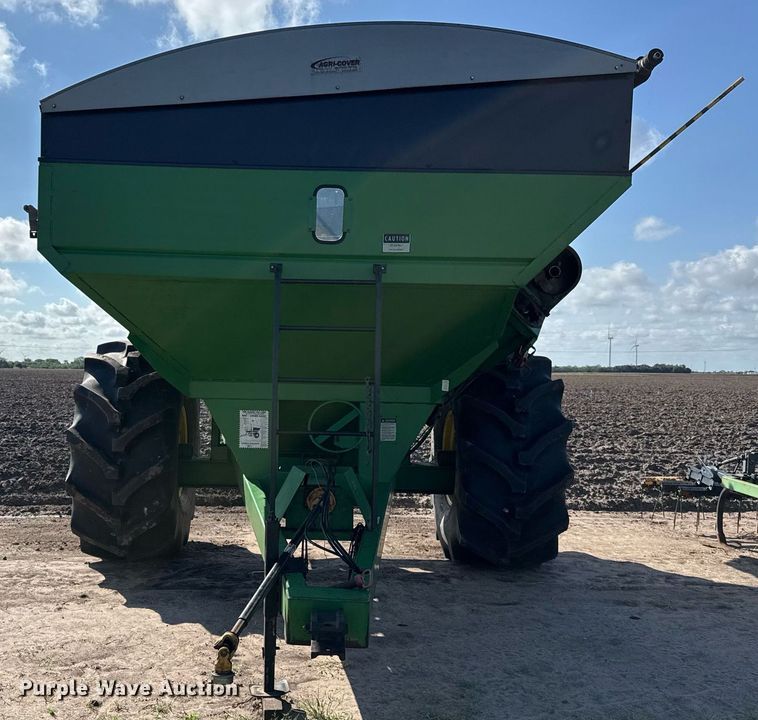 image for item EJ3190 Brent 770 grain cart