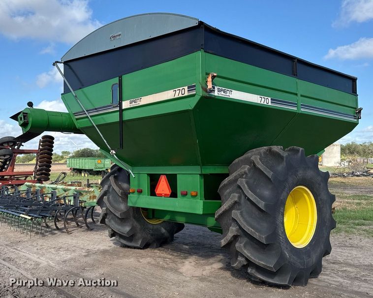 image for item EJ3190 Brent 770 grain cart