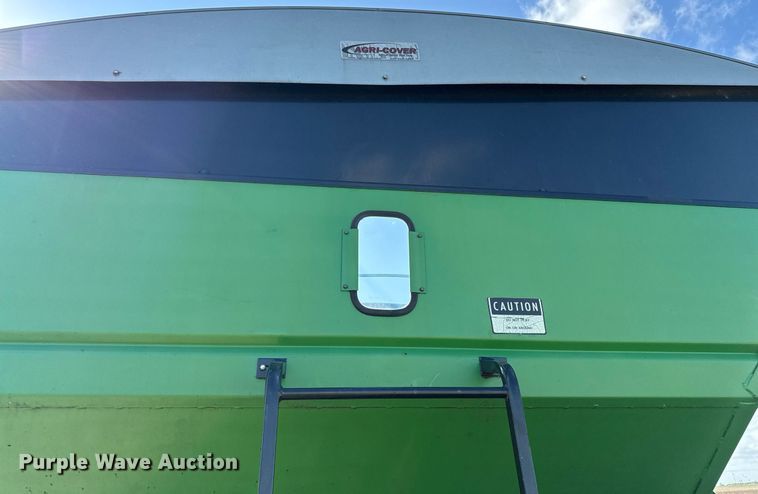 image for item EJ3190 Brent 770 grain cart