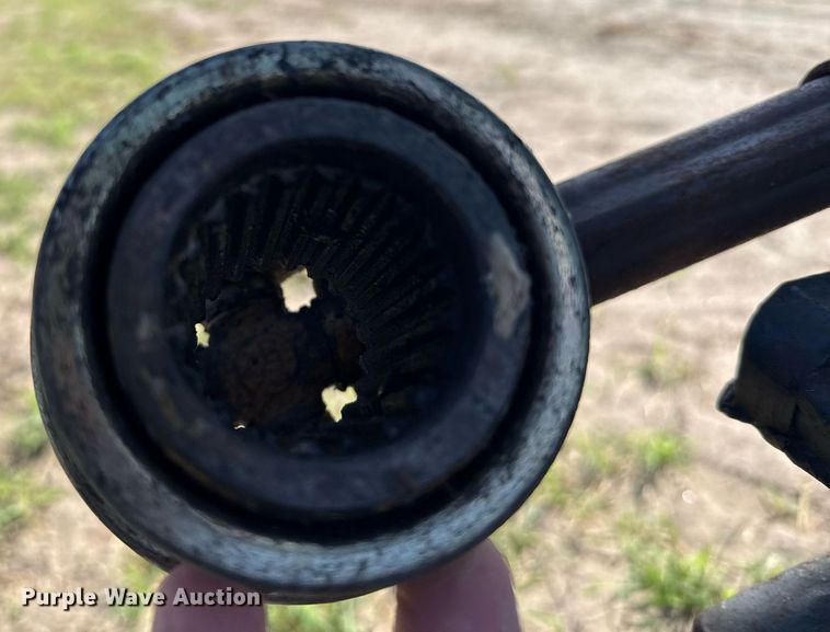 image for item EJ3190 Brent 770 grain cart