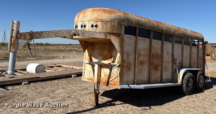 image for item EJ3195 Livestock trailer