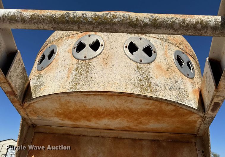 image for item EJ3195 Livestock trailer